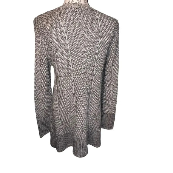 Jeanne Pierre M longsleeve crewneck seamed cable knit asymmetric tunic sweater ￼ - Picture 2 of 7